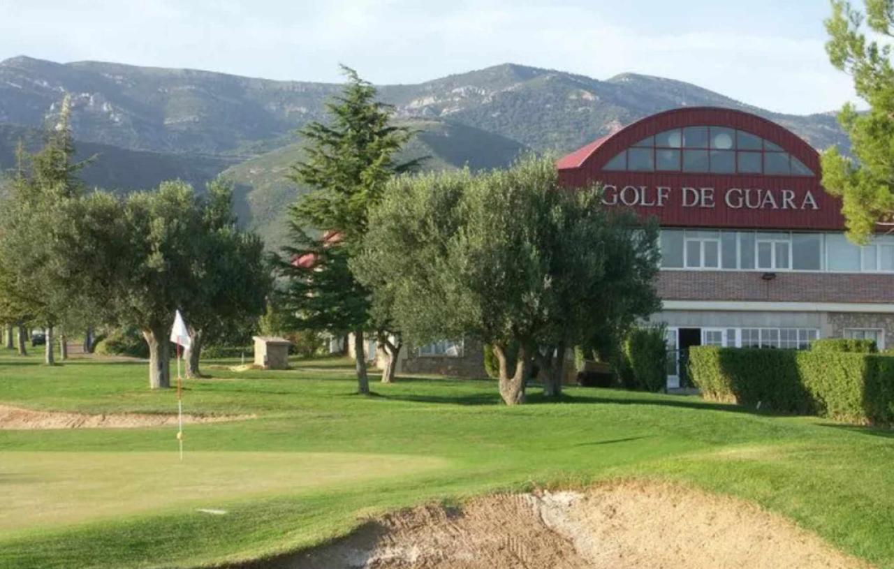 Villa Guara Golf Y Pool Comotucasa Nueno Esterno foto