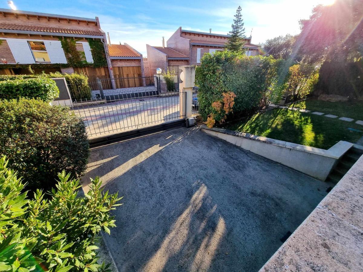 Villa Guara Golf Y Pool Comotucasa Nueno Esterno foto